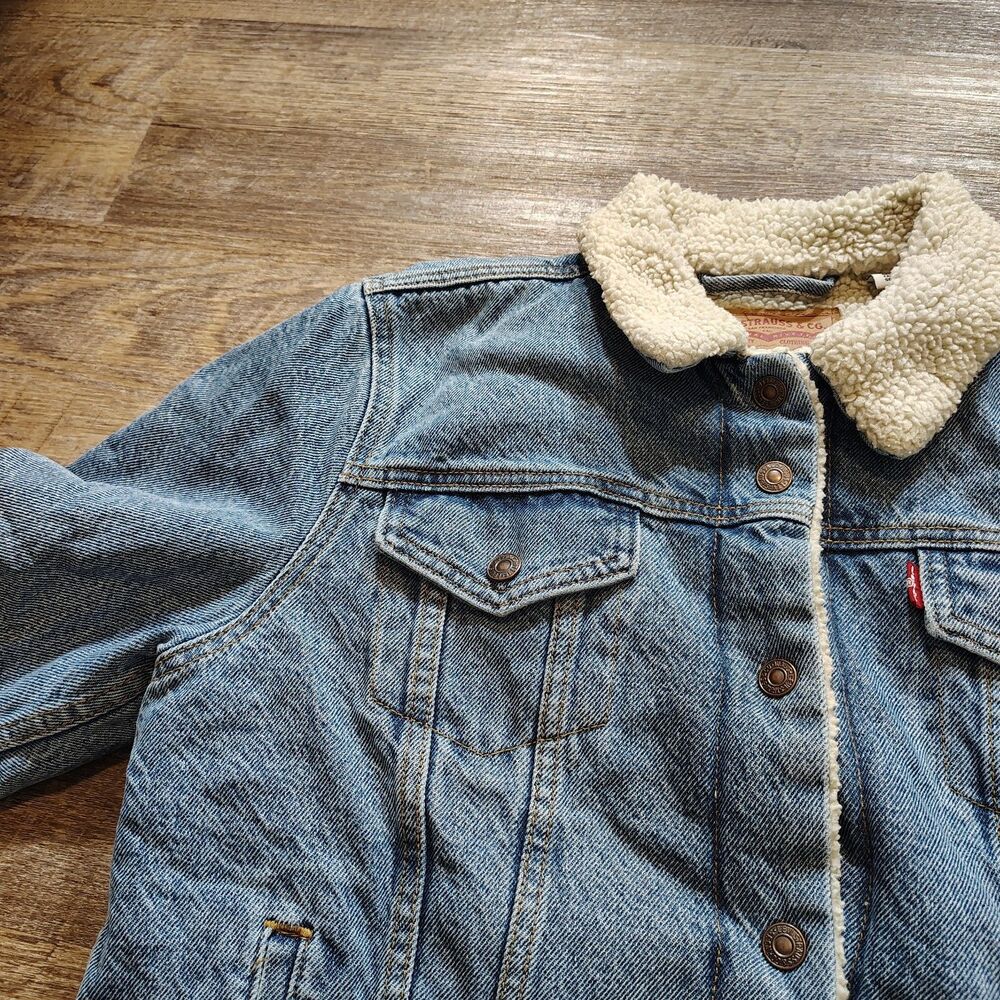 Levi’s Sherpa Lined Denim Trucker Jacket Women’s Large Blue Jean Coat Classic - Picture 3 of 9